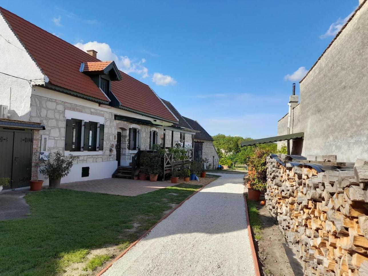 Villa Kőfejtő háza Fertőrákos Esterno foto